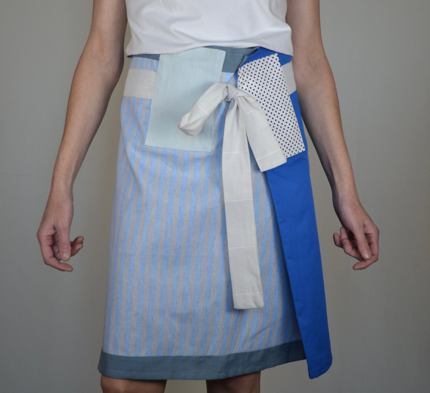 Gonna Emanuela corta Blu