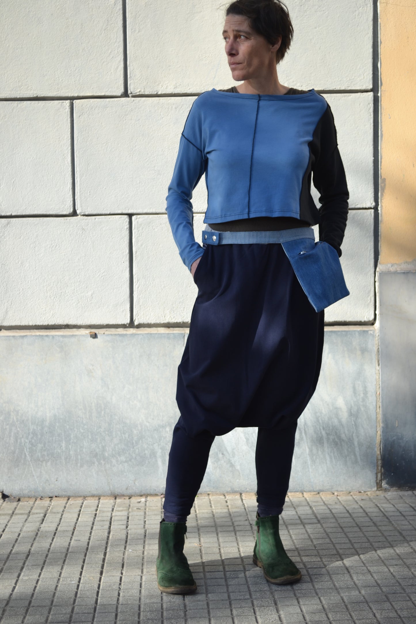 Pantalone Susanna blu felpa tasca grigia